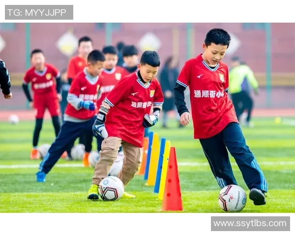 中国足球历史十大球星排名盘点及他们的影响力解析 中国足球历史十大球星排名盘点及他们的影响力解析