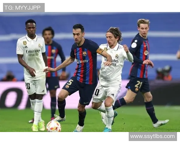 全球十大左后腰足球球星盘点 他们如何影响现代足球格局 全球十大左后腰足球球星盘点 他们如何影响现代足球格局