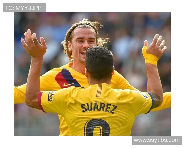 足球场上的爱情传奇 他们的心跳如同进球的瞬间 默契超越一切